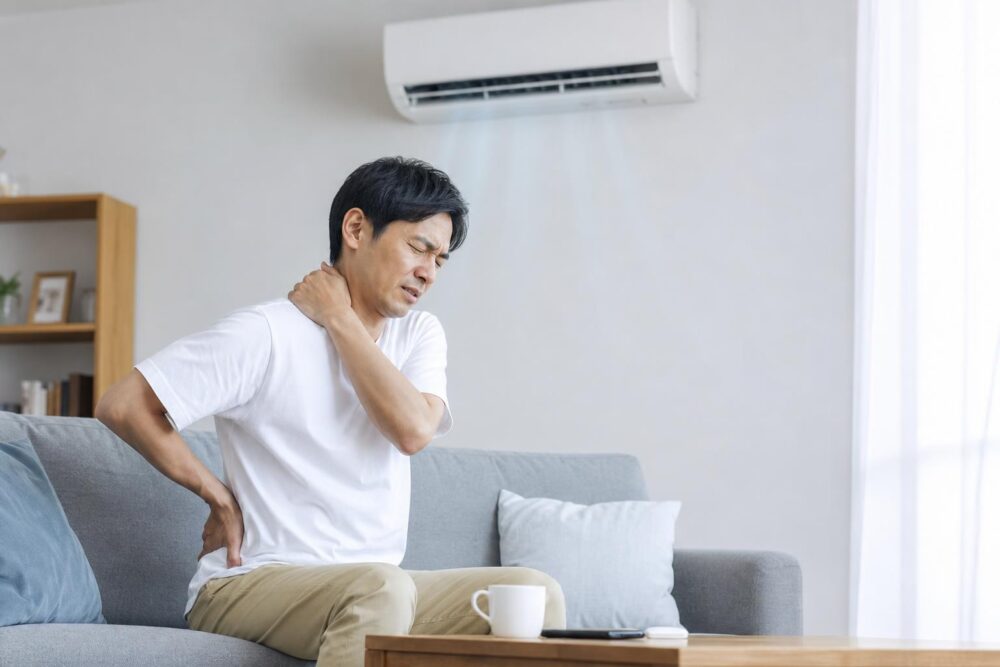 エアコンの効いた室内で過ごす時間が増える夏、腰痛や肩こりに悩む方が急増しています。みおれんじ整骨院が冷えと痛みの関係を解説し、セルフケアと施術の効果をご紹介します。
